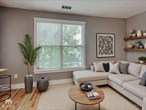 Building Photo - 169 Herring St