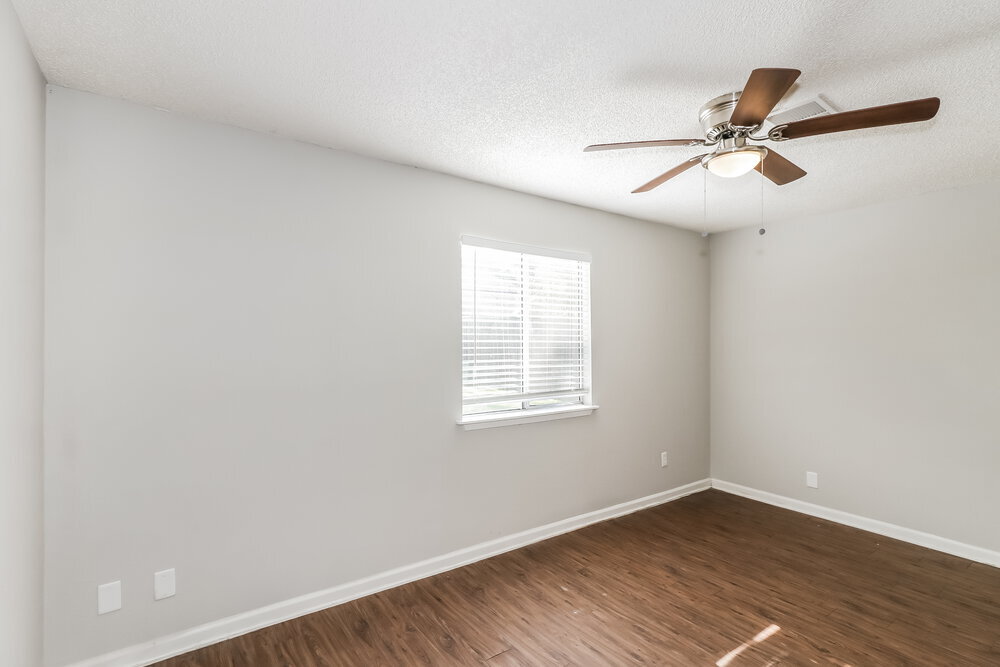 Building Photo - 18711 Droitwich Dr