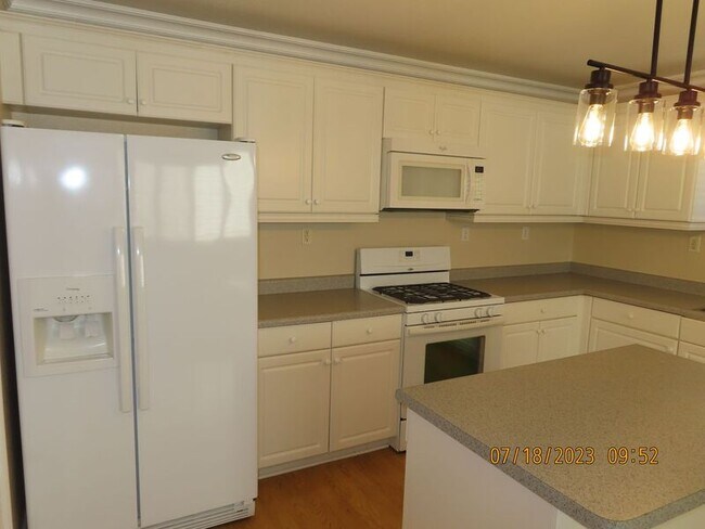 Building Photo - 26270 Monticello Way