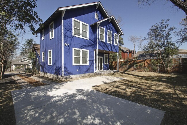 Building Photo - 2913 Rio Grande St