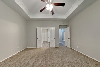 Building Photo - 1731 Red Oak Terrace