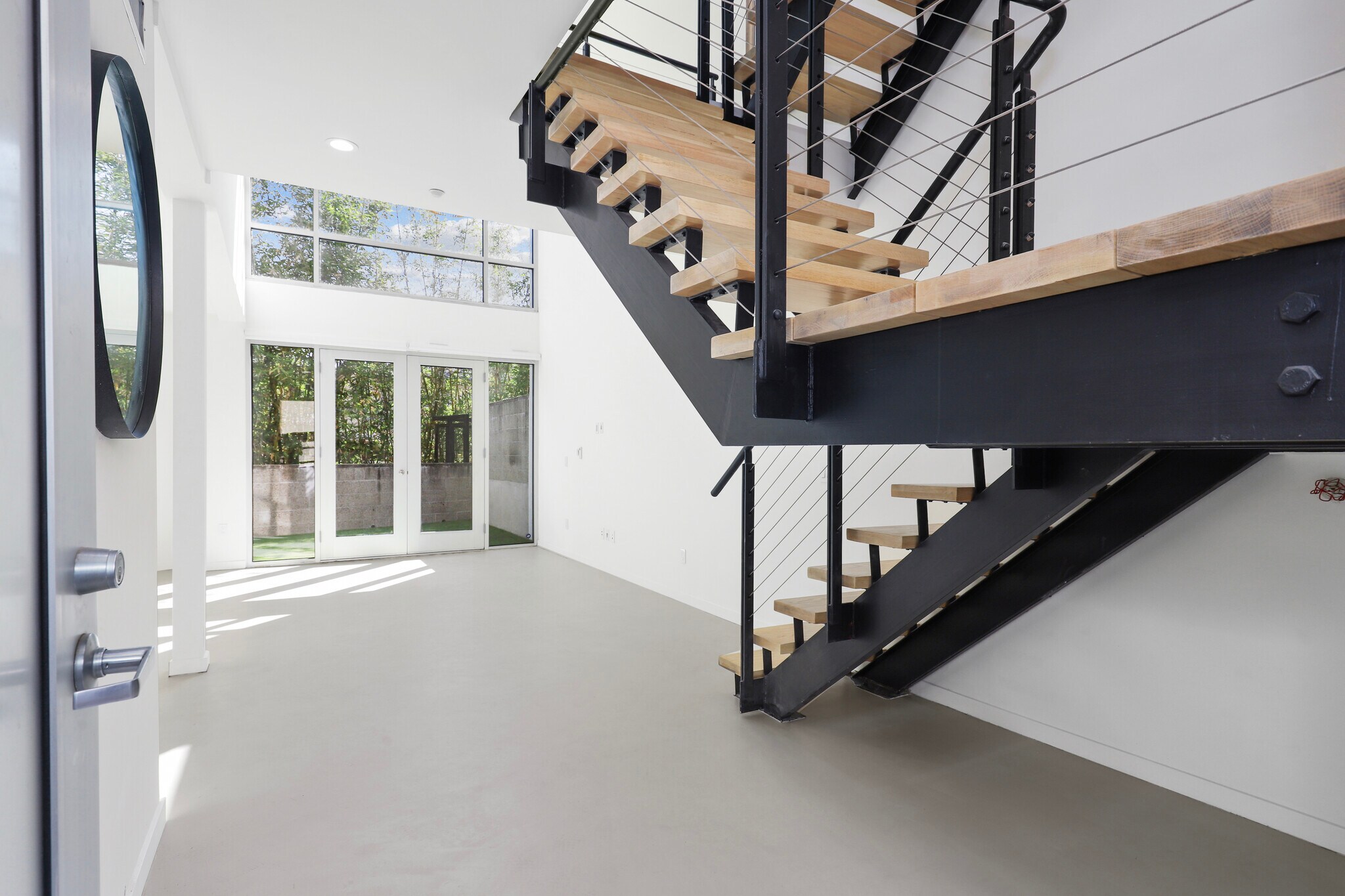 Building Photo - 4111 Sunset Blvd