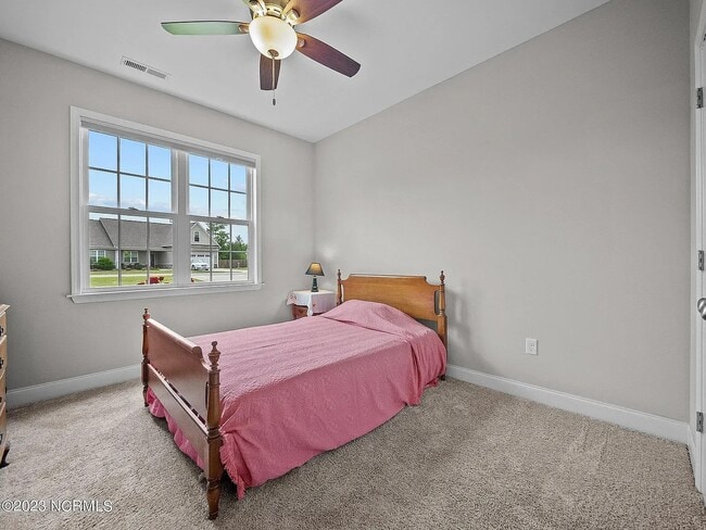Building Photo - 102 Captains Pointe
