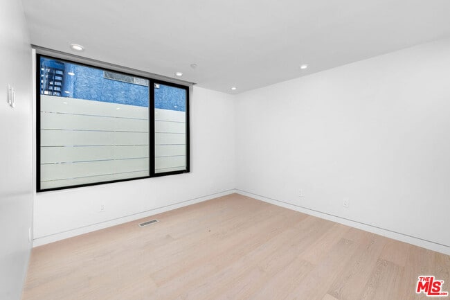 Building Photo - 2714 Highland Ave