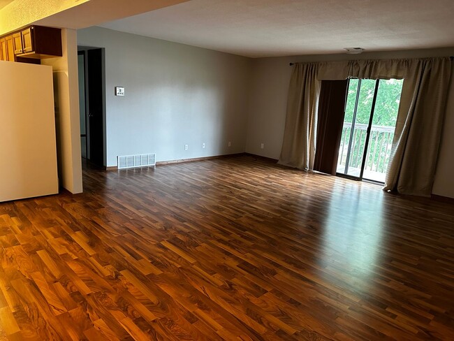 Primary Photo - West Des Moines Condo for Rent