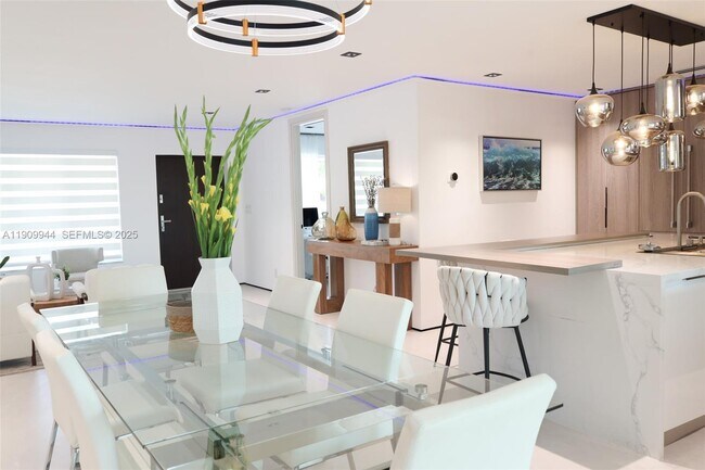 Building Photo - 2537 SE 10th Ct