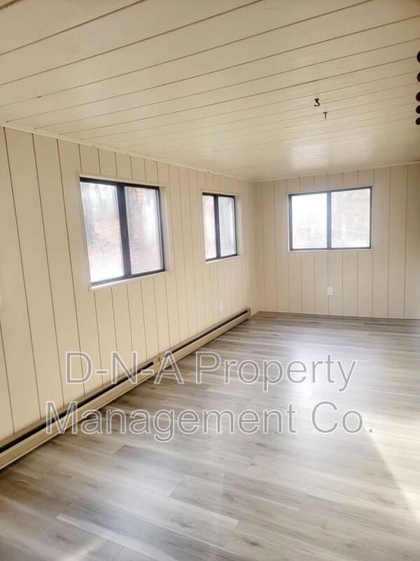 Building Photo - 1513 Locust Ln