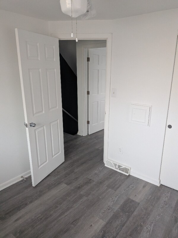 Building Photo - 2347-2349-2349 Linden Ave