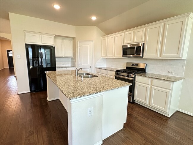 Building Photo - 16030 Dehay Ln