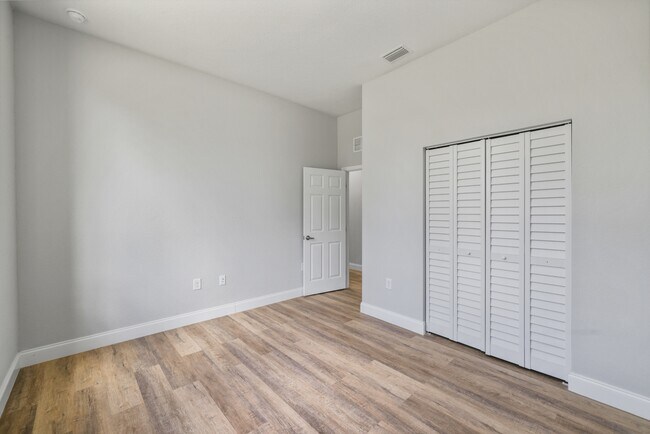 Building Photo - 623 Franklin