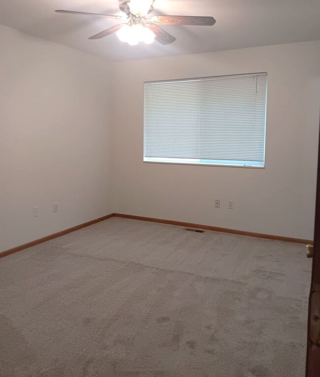 Building Photo - WEST SIDE - SPACIOUS TWO STORY 3 BED/2.5 BATH DUPLEX!