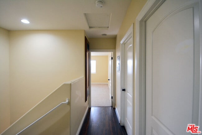 Building Photo - 1434 1/2 Ricardo St