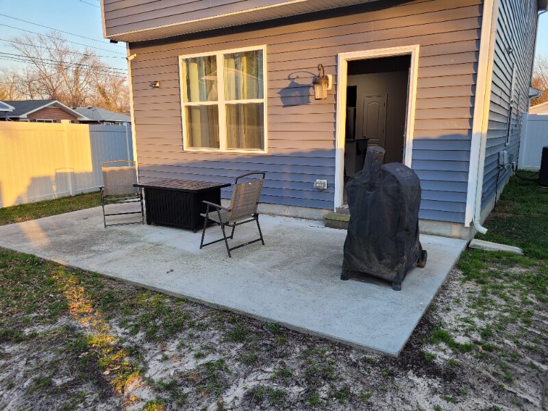 Building Photo - 327 Webster St