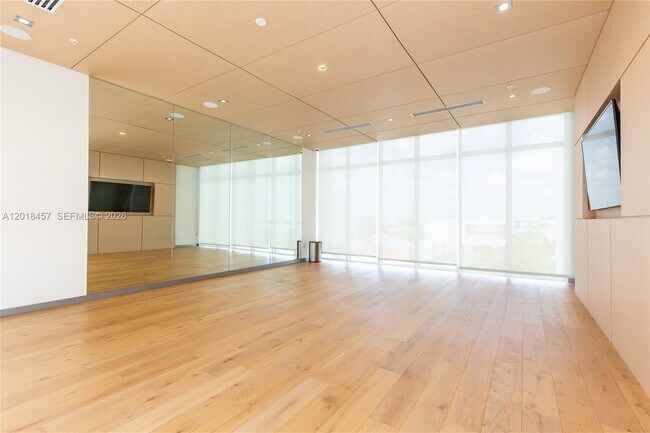 Building Photo - 10447 NW 66th St