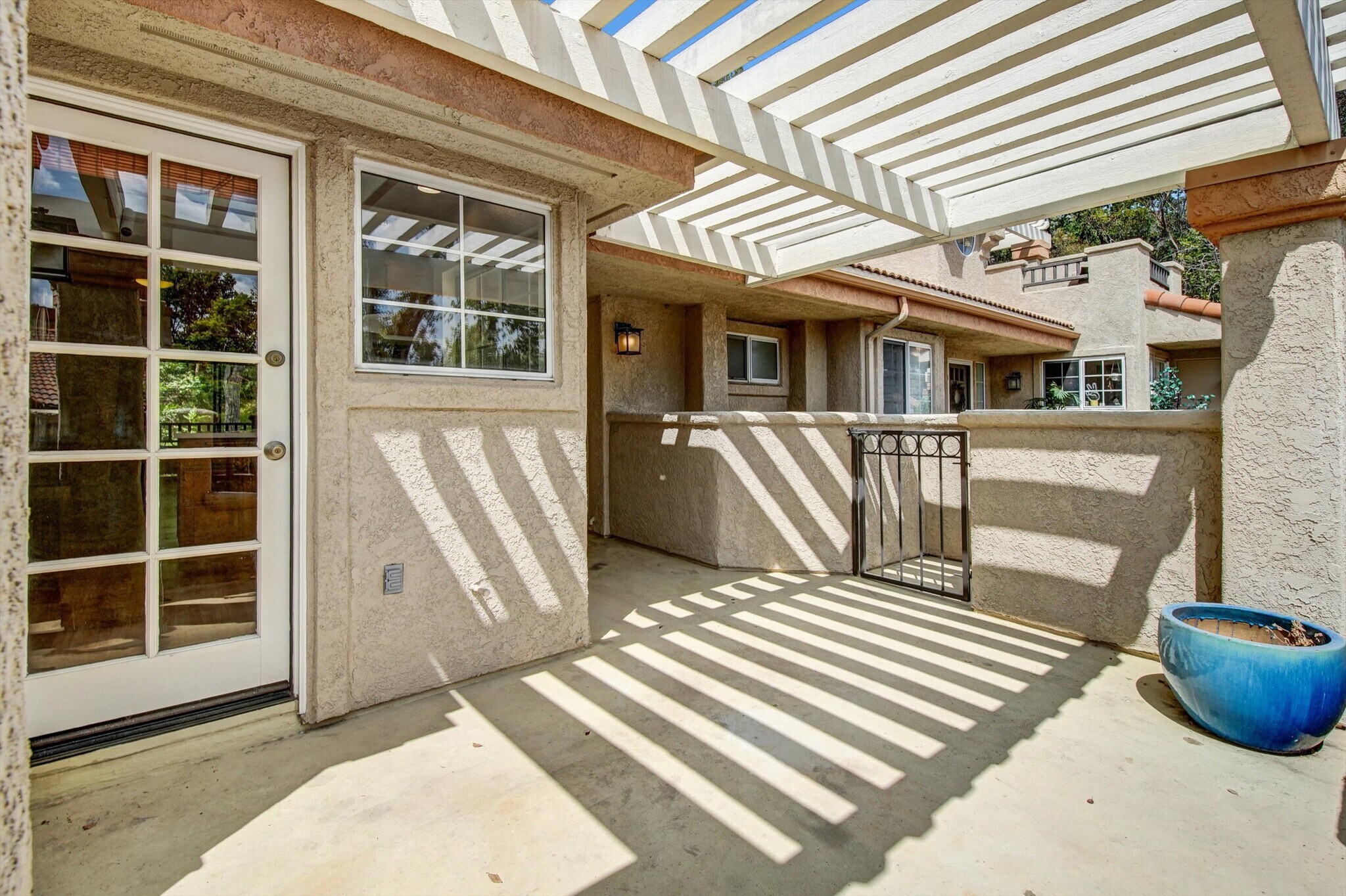 Building Photo - 23930 Arroyo Park Dr