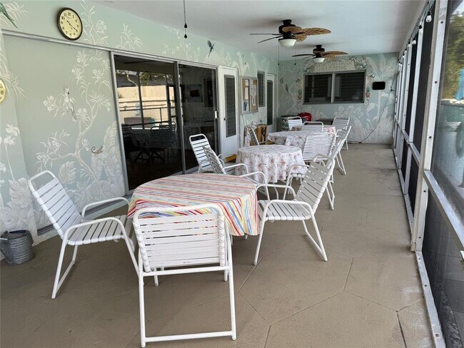 Building Photo - 2115 NE 42nd Ct