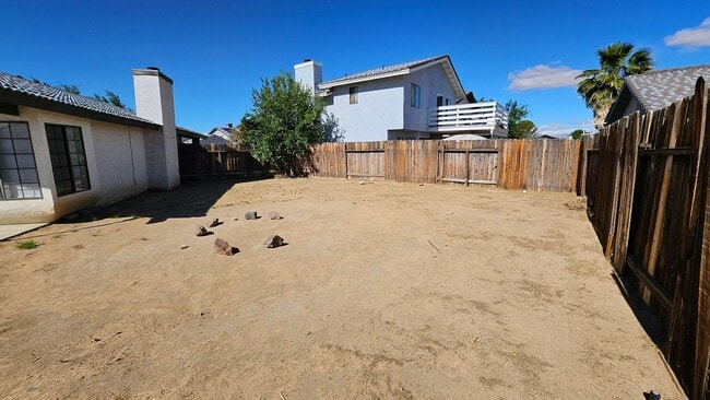 Building Photo - Beautifully Updated 3 Bedroom, 2 Bathroom Home in a Quiet Cul-de-Sac!