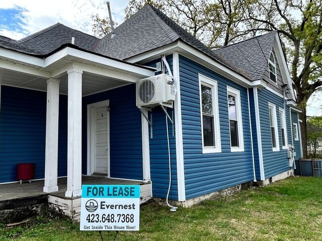 Primary Photo - 1600 E 12th St