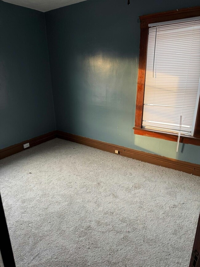 Building Photo - 3631 E 133rd St