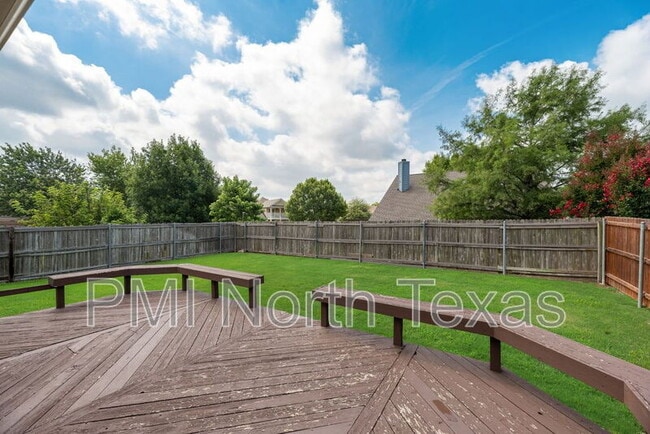 Building Photo - 9705 Meadow Rue Dr