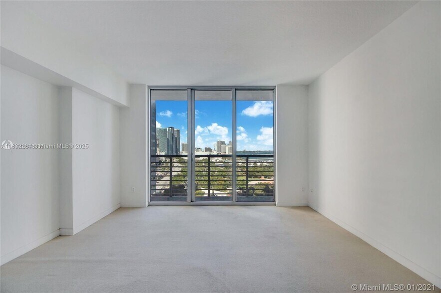 Building Photo - 325 S Biscayne Blvd