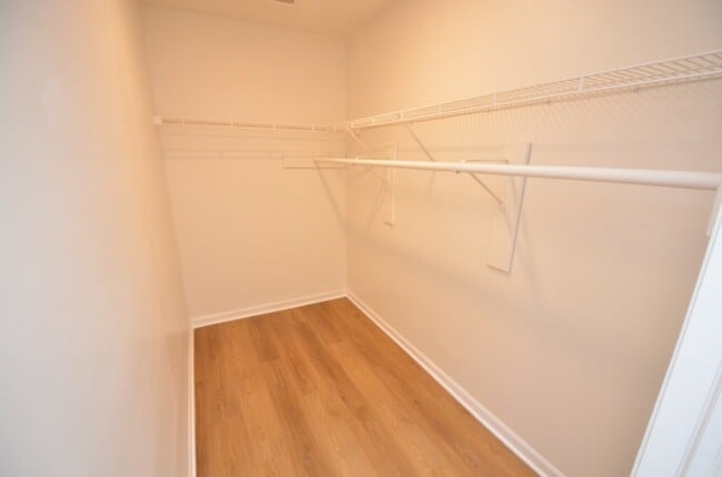 Building Photo - 6229 Commonwealth Dr