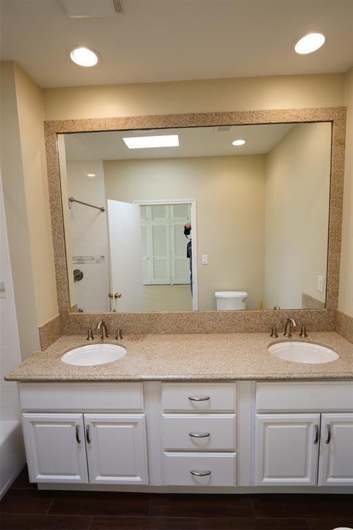 Building Photo - 7620 Del Monte Dr