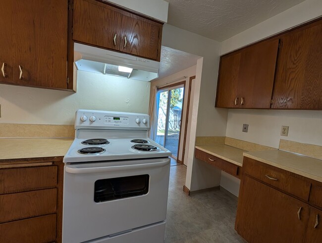 Building Photo - Great 2 bed/1 bath duplex in Santa Clara!