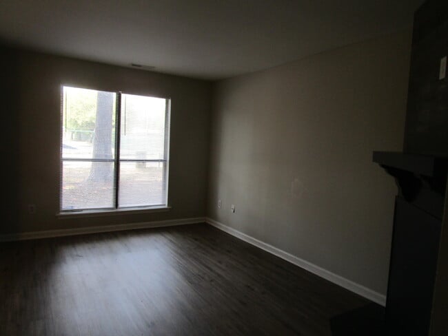 Building Photo - 1968 Gion St