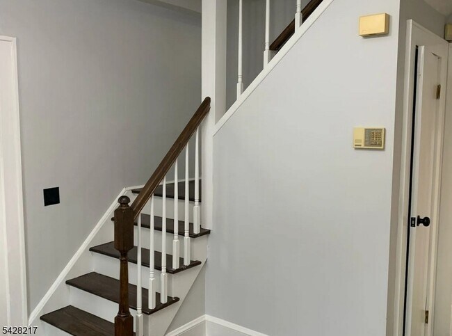 Building Photo - 2144 Evans St