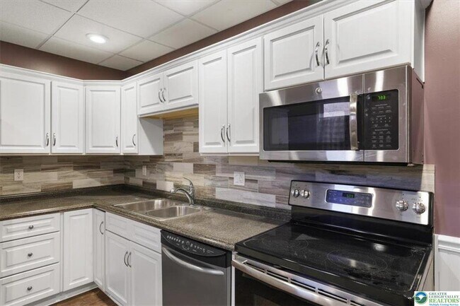 Building Photo - 193 S 4th St