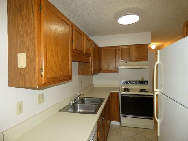 Building Photo - 3864 Oakus Dr