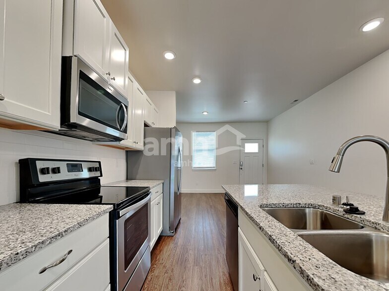 Building Photo - 13911 106th Ave E