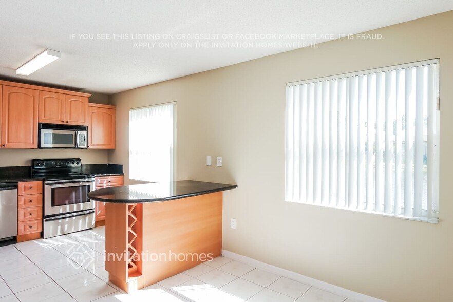 Building Photo - 4661 SW 151st Ave