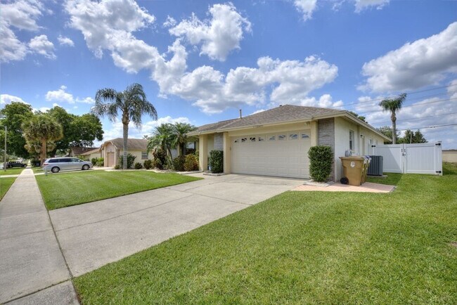 Building Photo - 7725 Indian Ridge Trail N