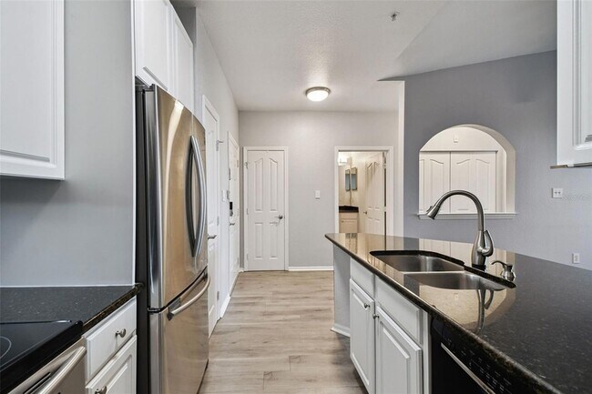 Building Photo - 5000 Culbreath Key Way