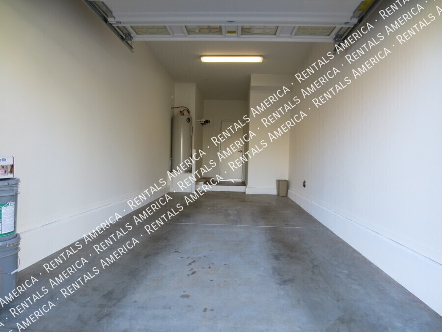 Building Photo - 1350 S Greenfield Rd