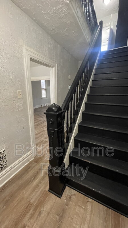 Building Photo - 226 Lobinger Ave