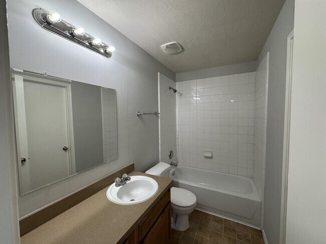 Building Photo - 1402 Grand Prince Ln