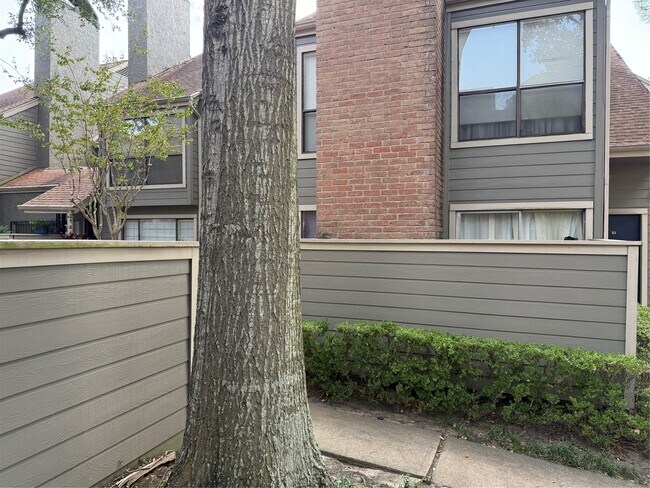 Building Photo - 6601 Sands Point Dr