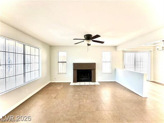Building Photo - 2112 Venus Ave