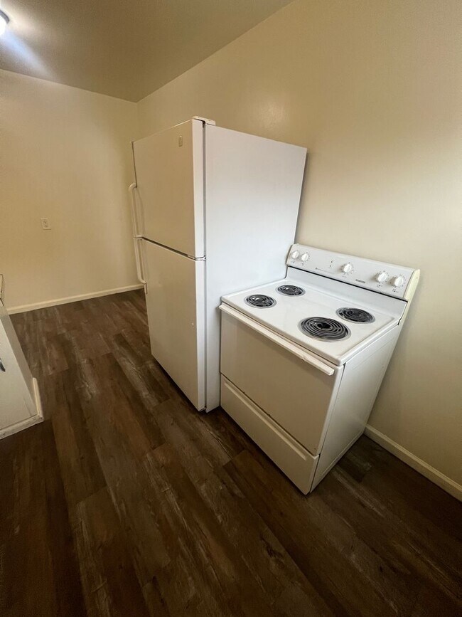 Building Photo - 1024-1026 E Bridger St