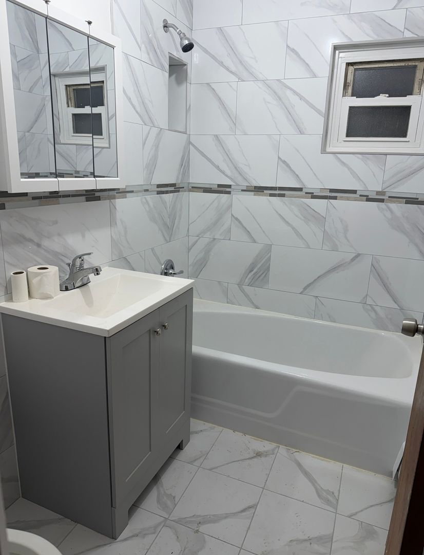 Building Photo - 3834 Amundson Ave