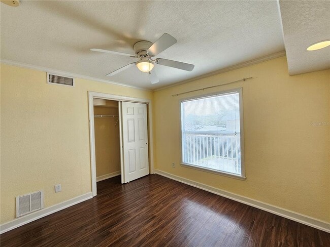 Building Photo - 119 N Evergreen Ave