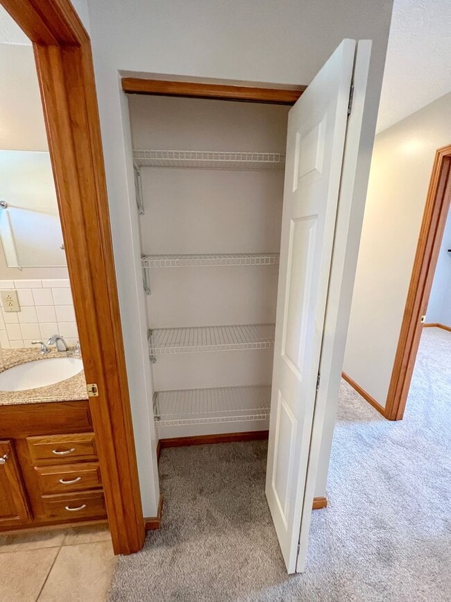 Building Photo - Gorgeous 3BR Ranch Rental Home in Newark - Available Mid August!