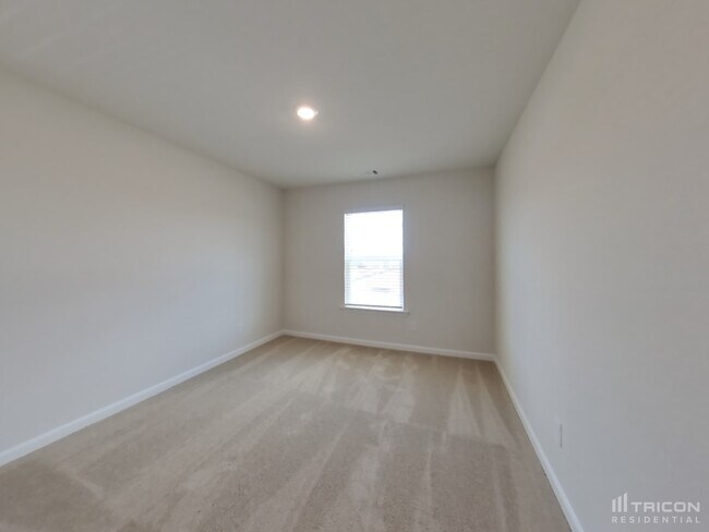 Building Photo - 1300 Deutz Dr