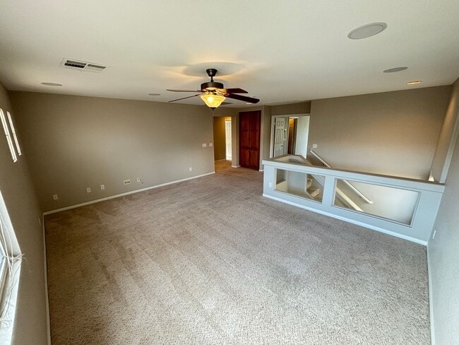 Building Photo - Beautiful two-story home with 4 BED / 2.5 BATH w Loft located in Henderson Nevada!