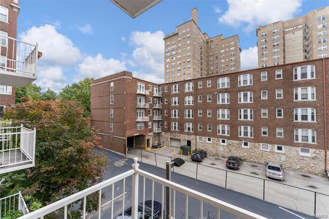 Building Photo - 5539 Pershing Ave