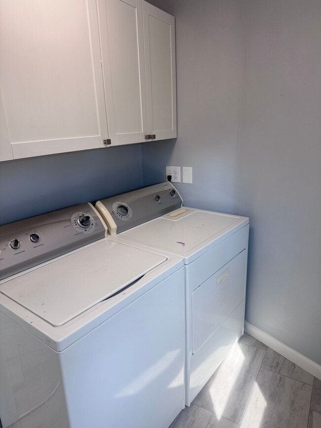 Building Photo - Remodeled 4 Bedroom 1 Bathroom Home