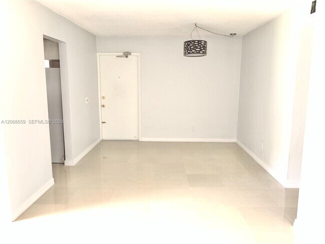 Building Photo - 2491 SW 82nd Ave